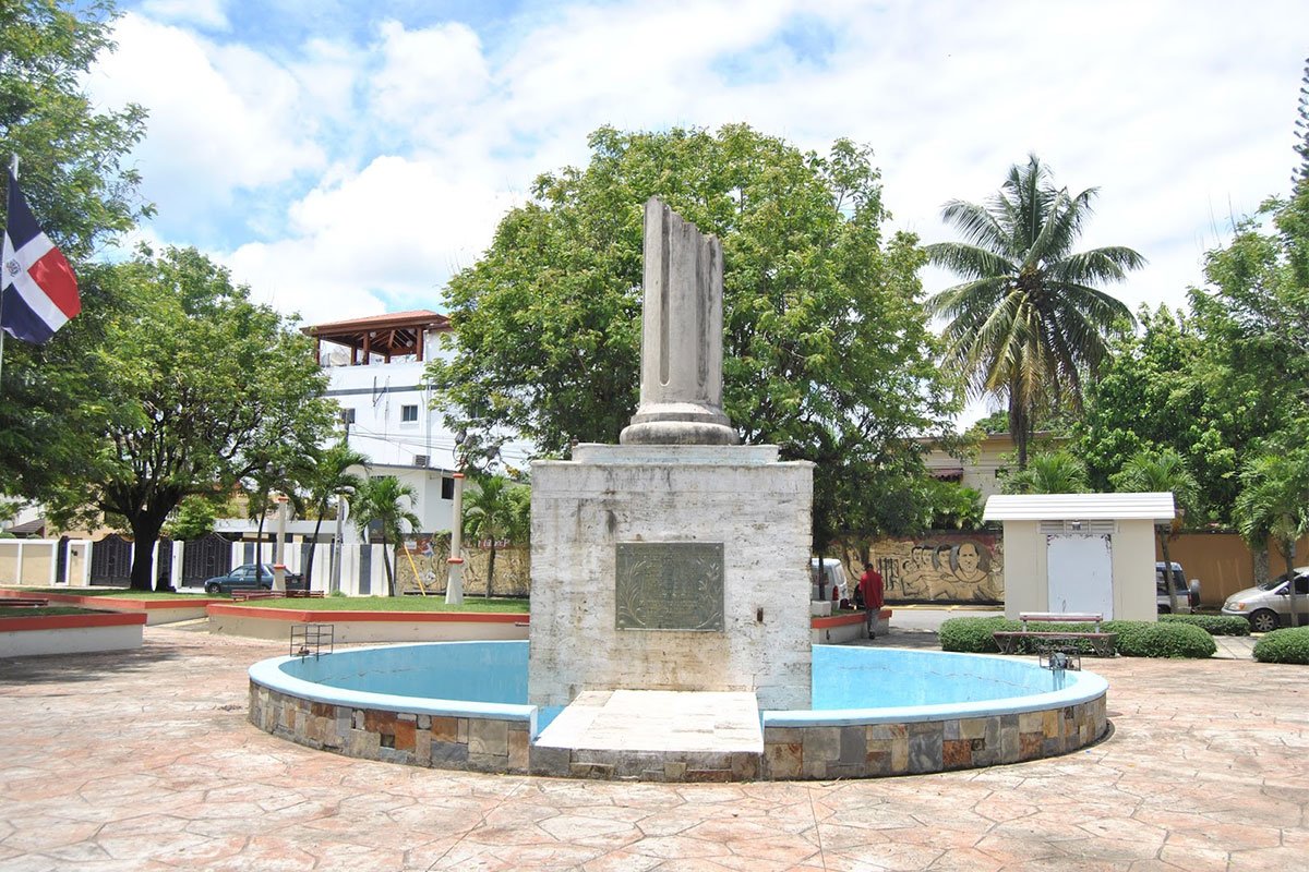 Monumento Hermanos de la Maza